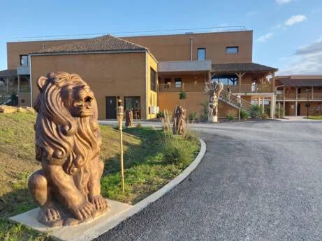 référence chantier HÔTEL “LE ROYAUME DES LIONS” DU LUMIGNY SAFARI RÉSERVE